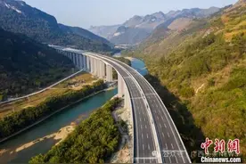 连接广西和广东！今年将推进这些高速公路和铁路图片