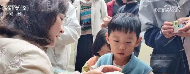 “冰雪+补贴”“彩林+温泉”“秋假+研学”齐发力 文旅市场激荡消费新活力