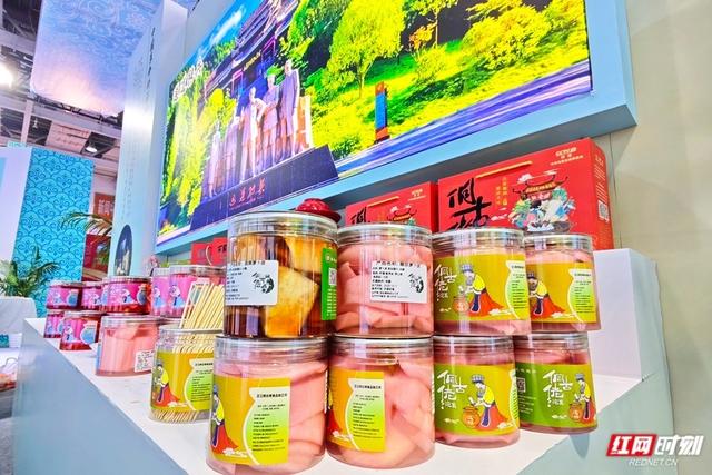 “福地怀化”文创特产受热捧 湖南旅博会怀化主题展馆人气高