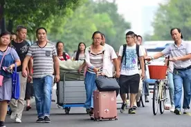 开学季全网都在聚焦“父母的最后一次”，山东这家企业做了这件事图片