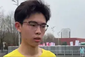 武汉高二学生获汉马13公里跑冠军图片