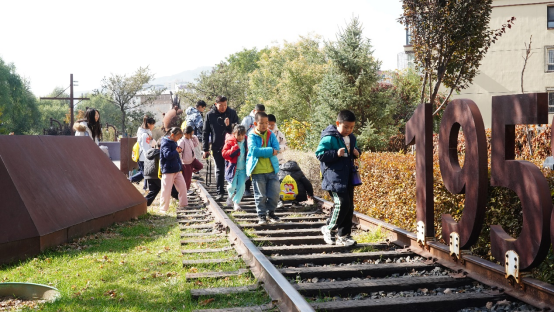 【文旅尖兵 润心惠民】轨迹之旅，薪火相传—— 纪念京张铁路肇建120 周年京张小读者研学活动（张家口站）成功举办