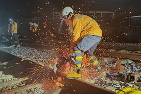 周末·新知丨火车的“哐当”声，是怎么消失的？图片