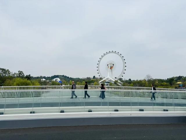 成都唯一“世界级”公园，以前门票120元，现在免费，唯一缺点就是远