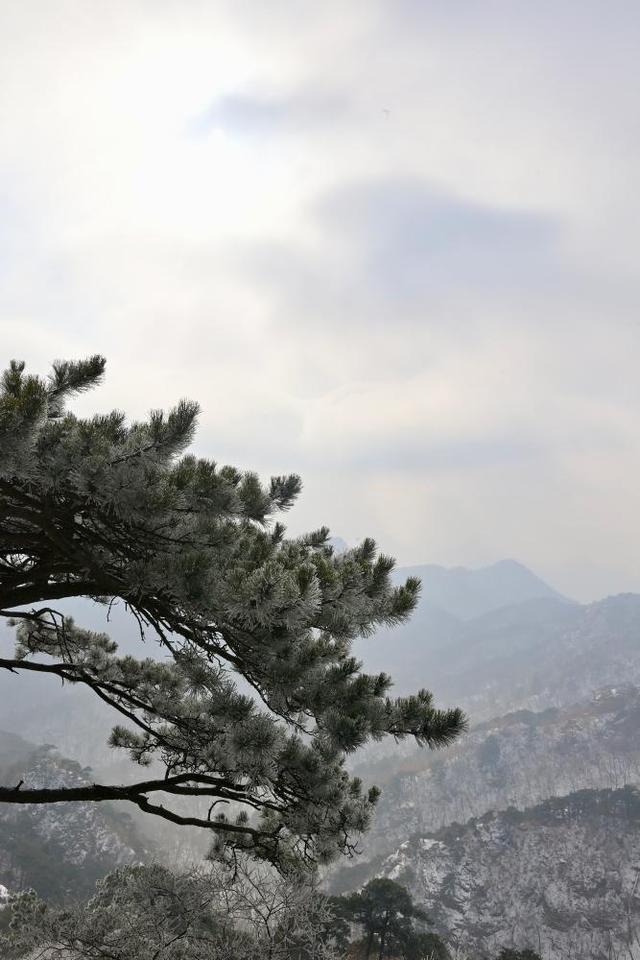 辽宁鞍山：冬日胜景揽客来