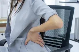 各种按摩仪正风靡，28岁杭州美女用30分钟强档按摩，肾破了图片