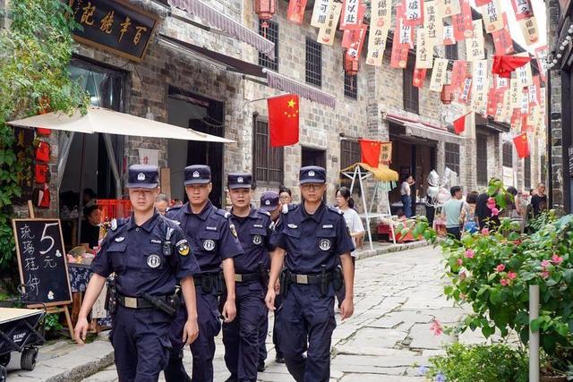 羊楼洞古镇：茶香古韵迎客来，服务添彩乐不停