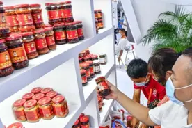 曾让你“一顿多吃几碗饭”的老干妈，不再火辣？图片