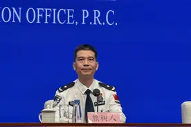90多个国家或地区免签或落地签！中国护照“含金量”持续提升图片