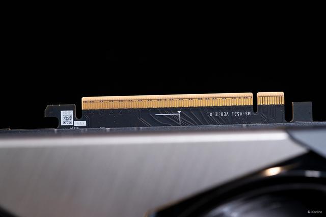 微星GeForce RTX 5080超龙SOC显卡评测：实力出众的“西装暴徒”