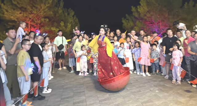 国庆爆火！福建侠天下刷屏，游客直呼：“这哪是景区？分明是武侠梦照进现实！