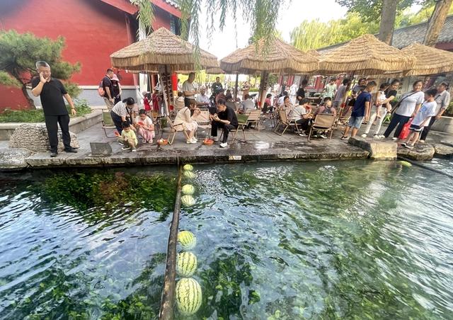 暑期末尾明水古城游人如织 再现文旅热潮