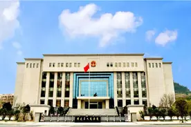 南充市顺庆区法院：一个人的努力是加法 一群人的努力是乘法图片
