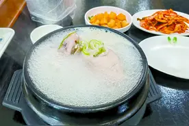 喝参鸡汤解暑，韩国人“以热制热”图片