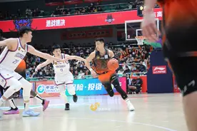 刷新历史！高诗岩生涯第六次拿下三双图片