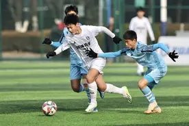 青岛少年足球结“硕”果！中韩青少年交流比赛，半岛俱乐部国少队队员杨硕展风采图片