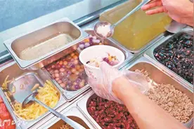 仙草蜜、龟苓膏、芒果绵绵冰、石花膏……消暑甜品在厦热销图片