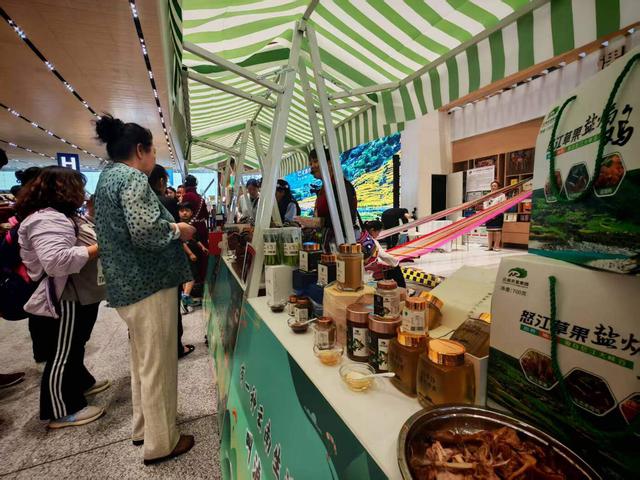 国庆去秘境怒江！千人手抓饭、冲咖啡创意赛……这场文化周太会玩