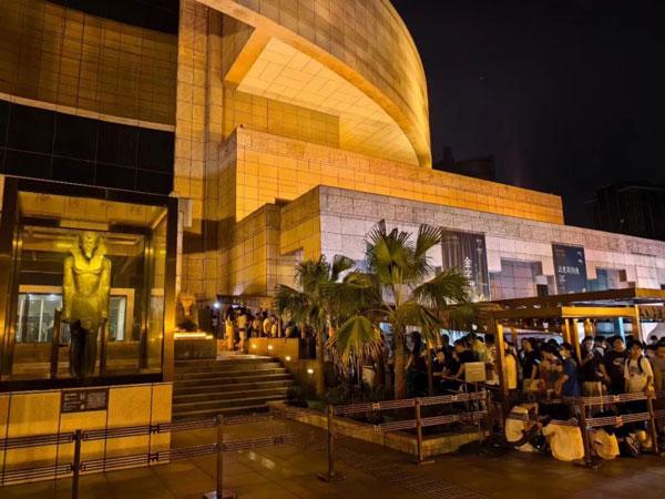 新潮观鱼对话于赓哲：做历史的粉丝，不要做历史的“粉圈”