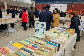 共绘“旧书新知”春景图，北京多区古旧书市开市图片