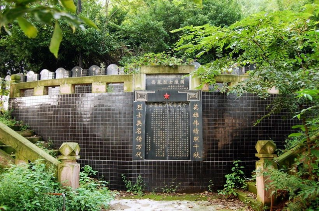 铜梁虎峰，毓青山下寻古韵，西泉畔边忆峥嵘