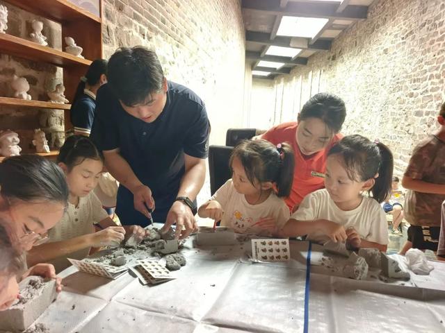 蓬莱阁研学基地“考古城墙砖探秘之旅”：一场穿越时空的成长启蒙