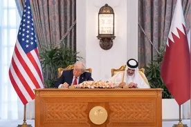 美国与卡塔尔签署超2435亿美元经济及军事合作协议图片