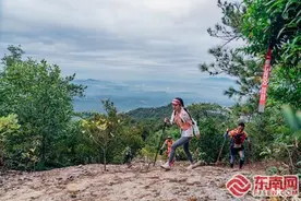 用脚步丈量山水之美图片