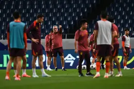 一天两练强度大 伊万带着国足全速冲刺图片