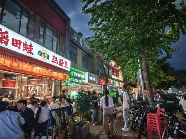 成都这三条商业街，藏着怎样的消费密码？