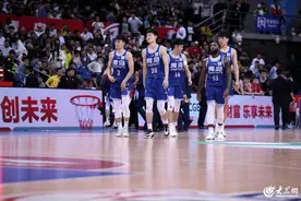 杨瀚森26+15难救主！青岛男篮109：111憾负广东男篮图片
