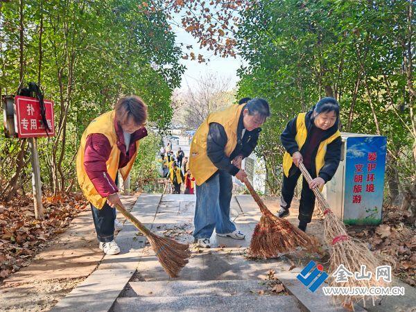 文旅志愿服务走进丹阳水晶山 让市民游玩健身更舒心