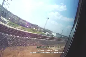 高铁上的生命守护：咱别耽误了，我给叫120！图片