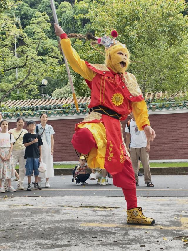 国庆期间，七星岩“剧”好玩！日间墨客戏西游，夜间水灯祈星河