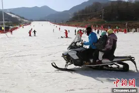宁夏泾源：冰雪旅游热持续升温图片
