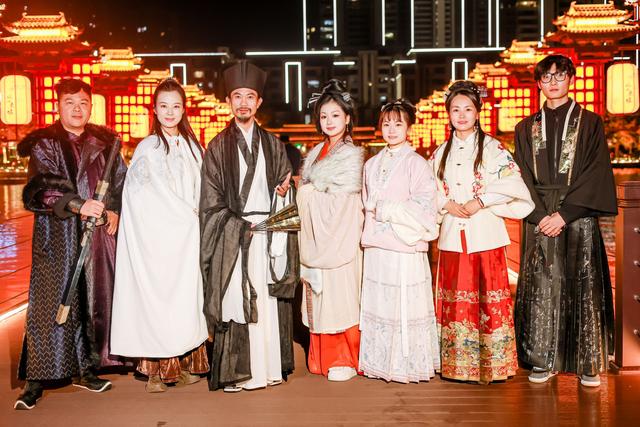 闯入时空隧道！走进光影里的东坡故事