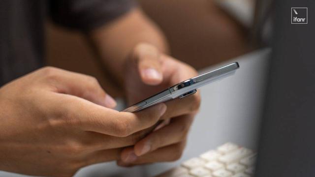 1999 元的 moto Air 手机，为什么比 iPhone Air 更香？