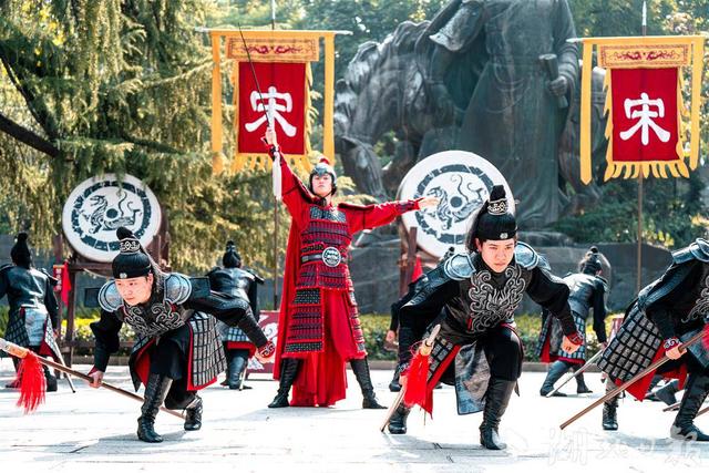 本周六，黄鹤楼户外实景演出回归！