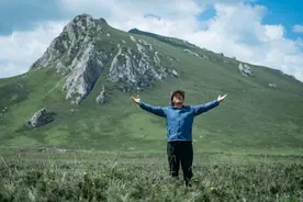 拼多多西进行动深入青海牧区，快递驿站成为草原牧民打卡新地标图片