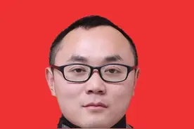 见义勇为王旭宾：电三轮失控九旬老人坠河 志愿者一分钟火速营救图片