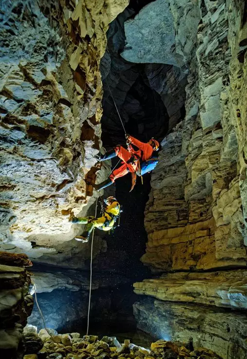 惊艳伦敦！双河溶洞携北纬 28°秘境奇观闪耀世界舞台！