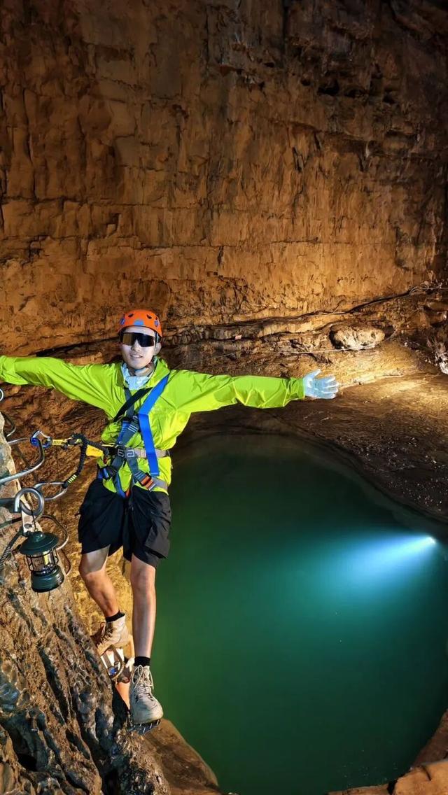 惊艳伦敦！双河溶洞携北纬 28°秘境奇观闪耀世界舞台！