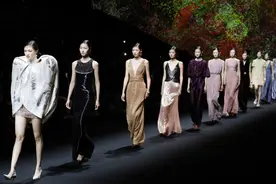 非遗融入时尚，唐嫣、杜鹃诠释国潮，2025秋冬上海时装周开幕图片