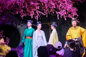 《她&她》编导顾湘萍：唤醒剧场空间的想象力图片