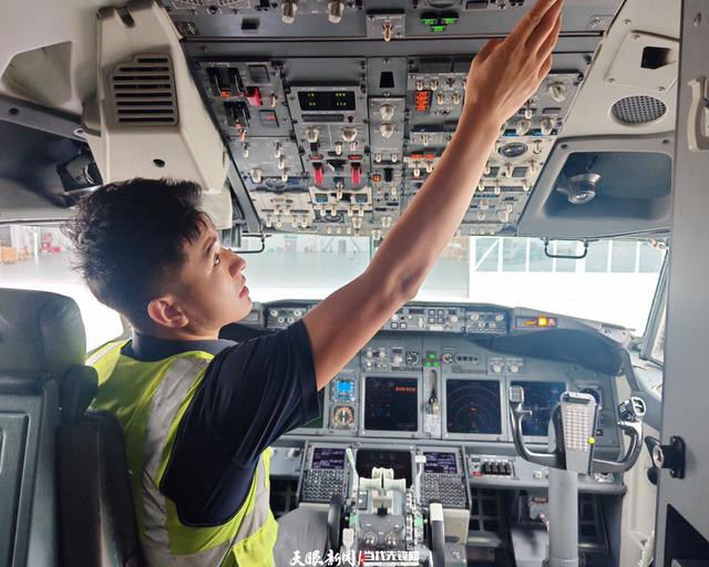 贵州航空产业里程碑：首架波音737NG飞机C4检完美收官
