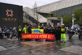 17名台湾游客组团在鄂骑行10天，75岁骑友连称“很开心”图片