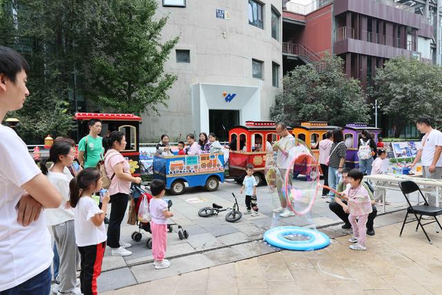 “十里钢城”变身“沸腾乐园”！首钢园假期客流达80万人次
