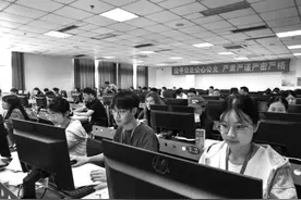 直击江苏高考评卷大本营：高考试卷考分这样“出炉”图片