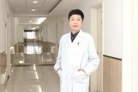 秦建文：一呼一吸间书写医者大爱图片