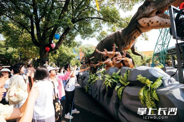 当心！这个暑假，长沙世界之窗有“野人”出没